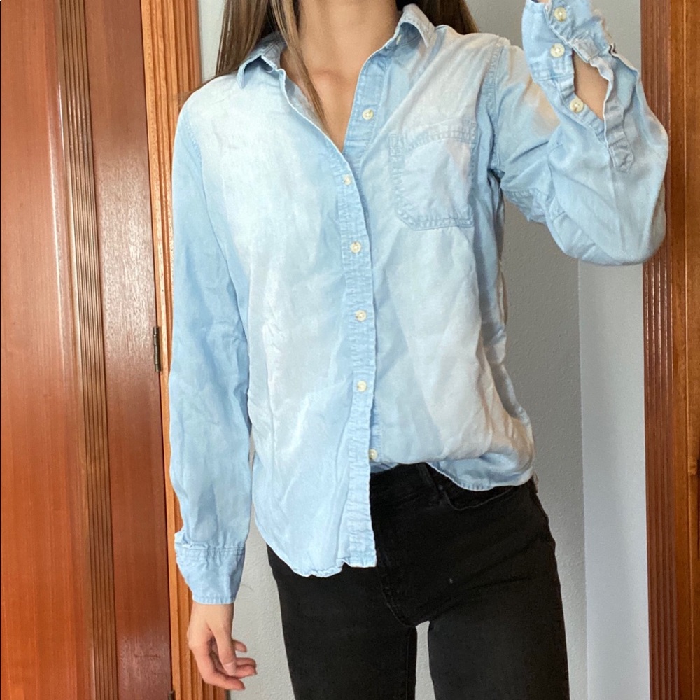 Mossimo Denim Button Up size Small